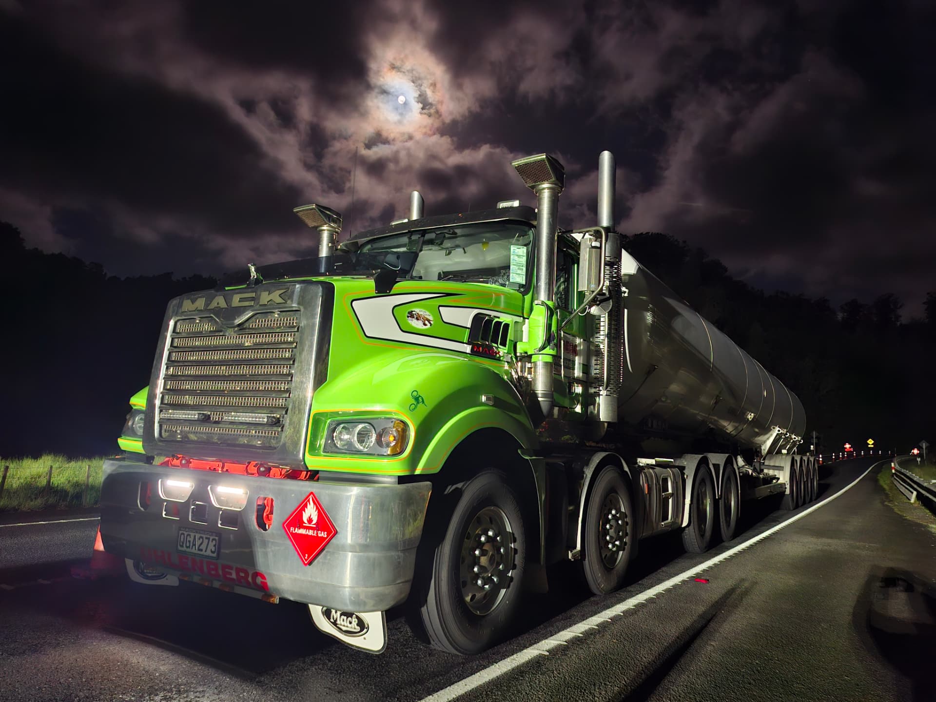 Uhlenberg LPG tanker on a moonlit road