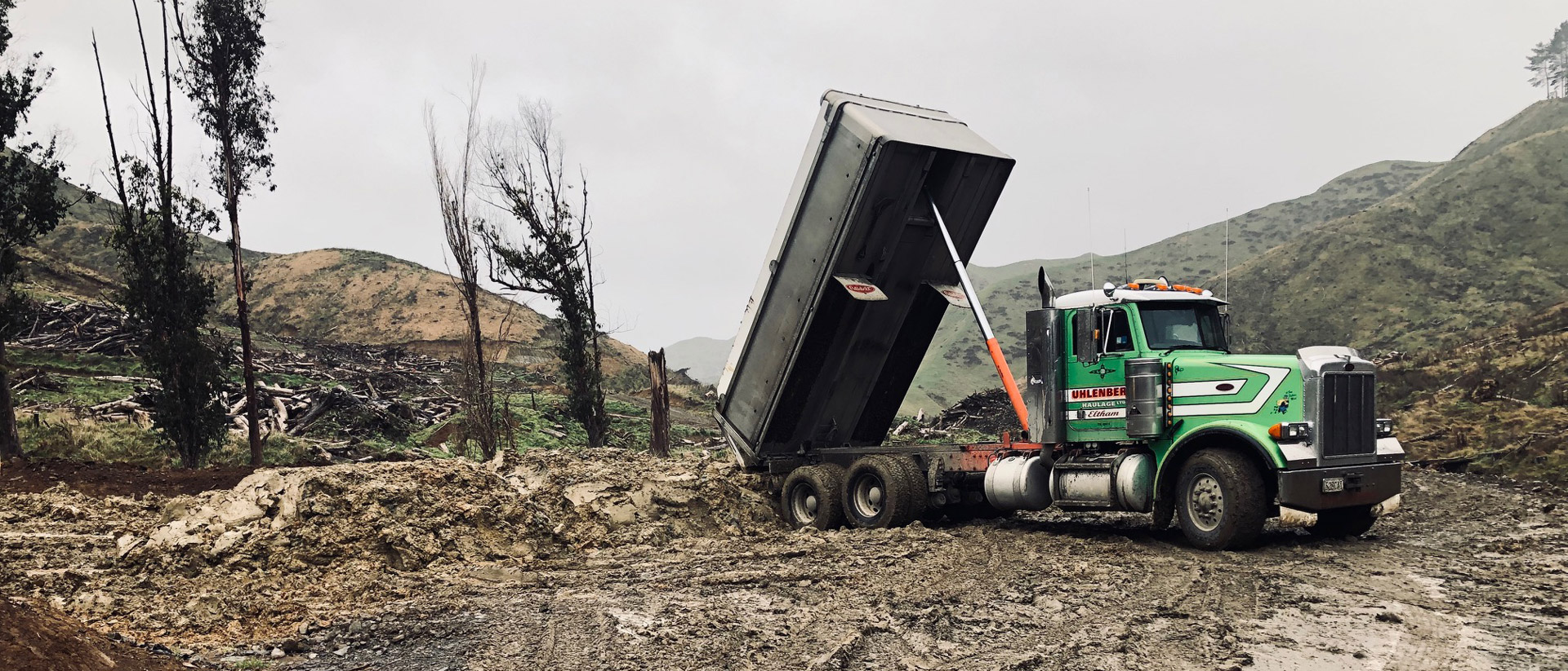 Earthworks transport by Uhlenberg Haulage